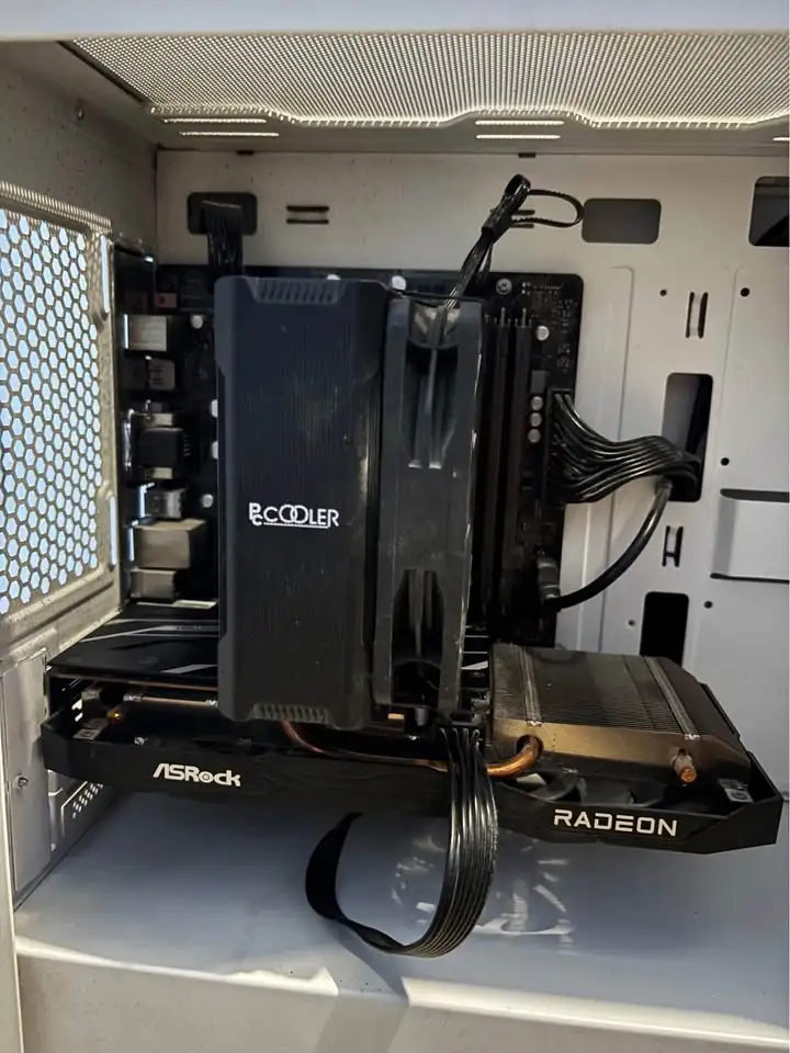Pc Gaming Ryzen 5 5600x + RX 6600 8gb + Ram 16gb 3200mhz