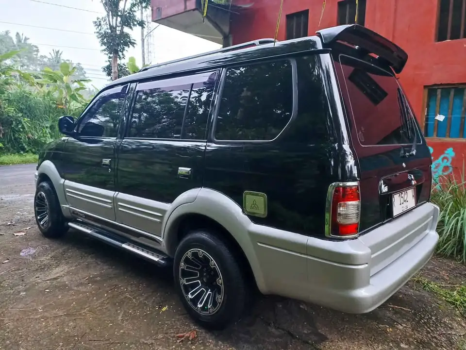 2003 Mitsubishi kuda grandia injeksi