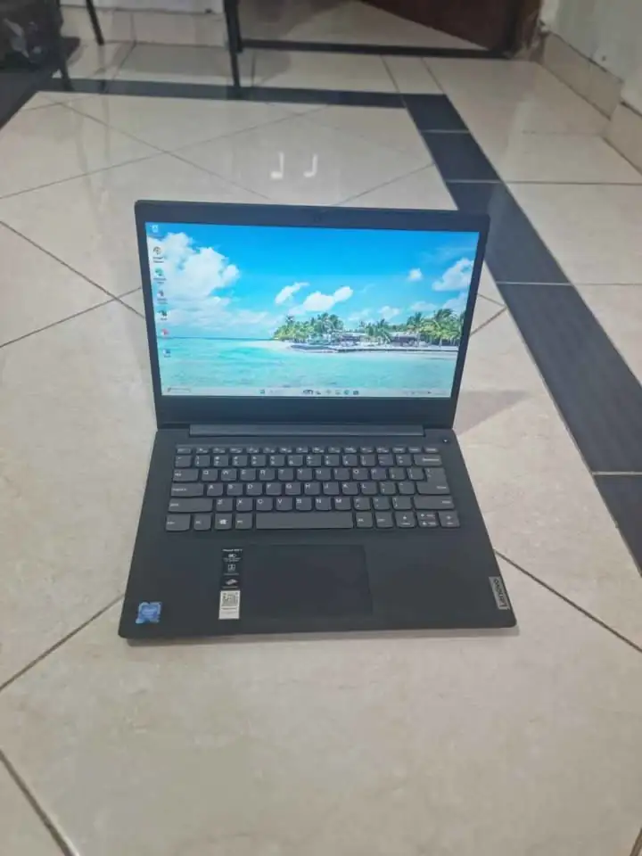 Laptop Lenovo Ideapad Slim 3