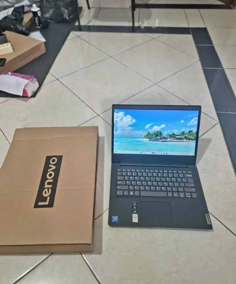 Laptop Lenovo Ideapad Slim 3