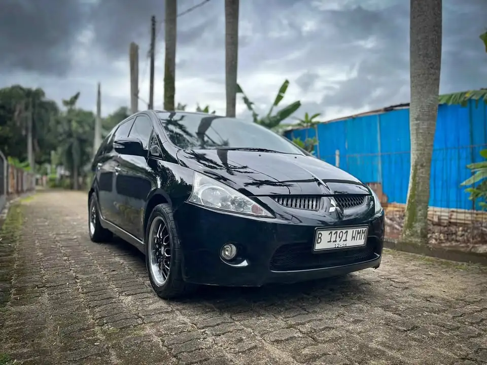 Mitsubishi Grandis Gls Automatic 2008