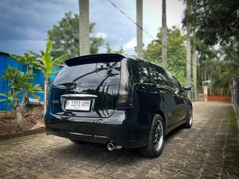 Mitsubishi Grandis Gls Automatic 2008