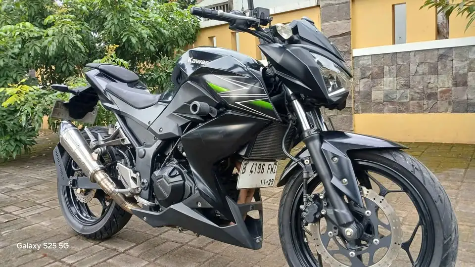 Kawasaki ninja Z250 tahun 2013
