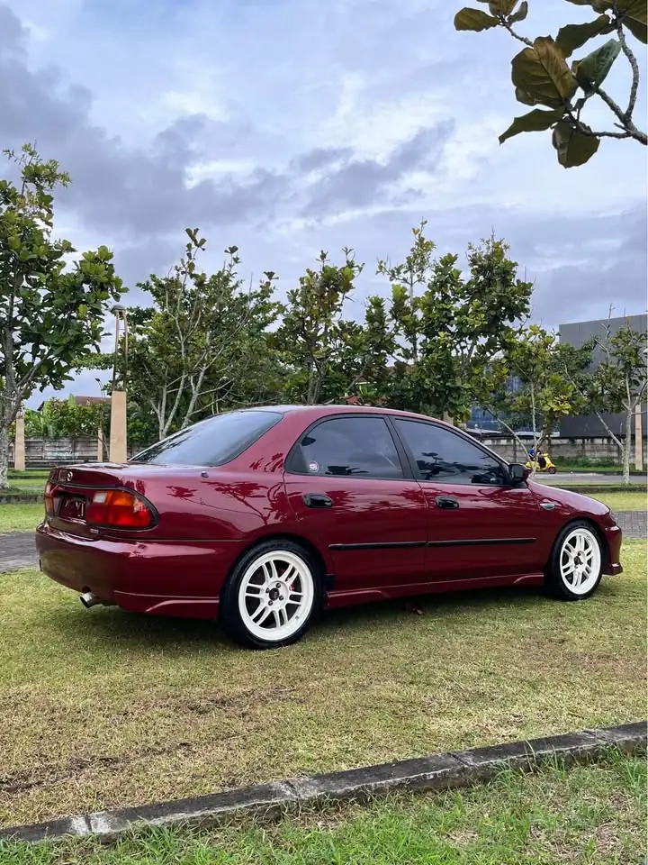 1995 Mazda 323 Lantis sedan