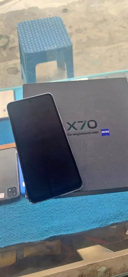 Vivo x70 12/256