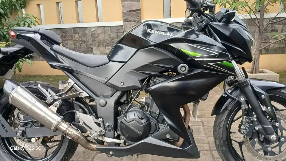 Kawasaki ninja Z250 tahun 2013
