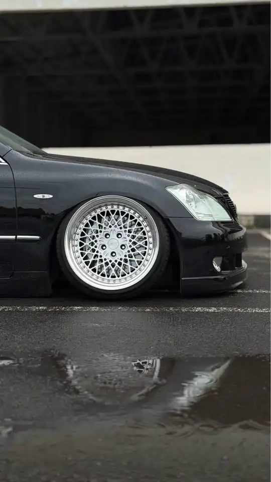 TOYOTA 18Crown CBU Tahun 2004