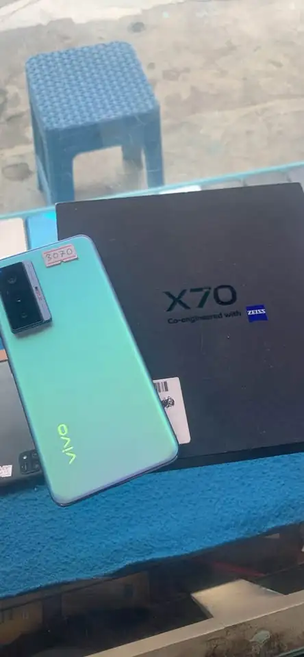 Vivo x70 12/256