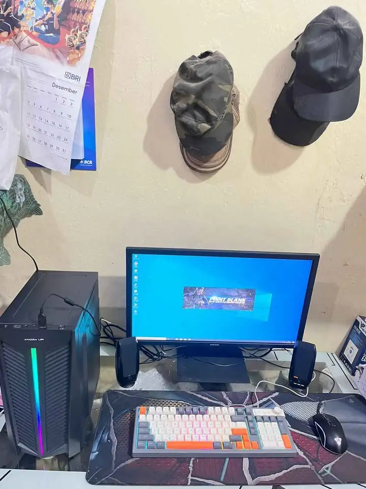 Komputer intel core i7 monitor 24 inch