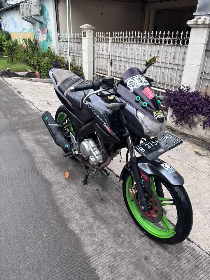 YAMAHA VIXION TAHUN 2014 NEGO
