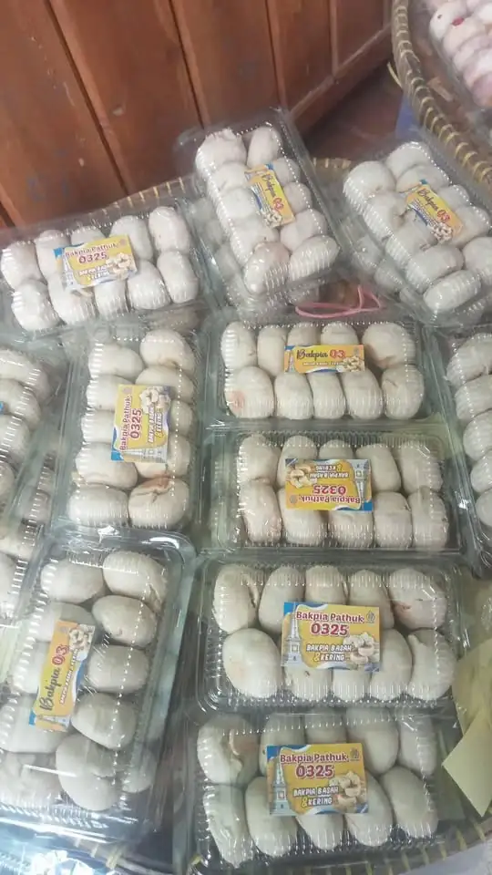 Monggo ready setiap hari bakpia basah.. rasa kacang ijo,keju, coklat