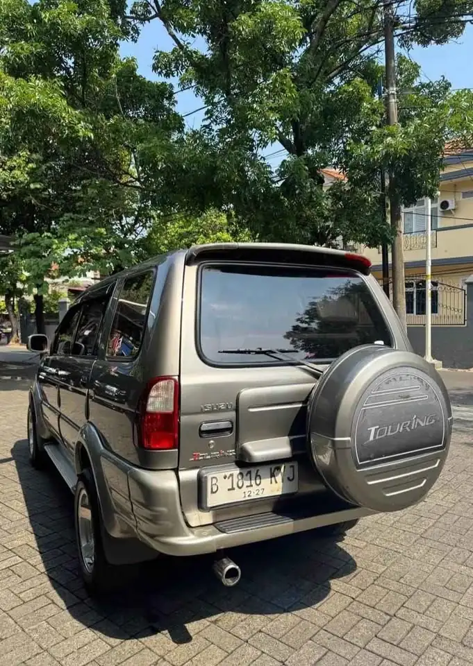 Isuzu Panther Touring 2.5 Diesel