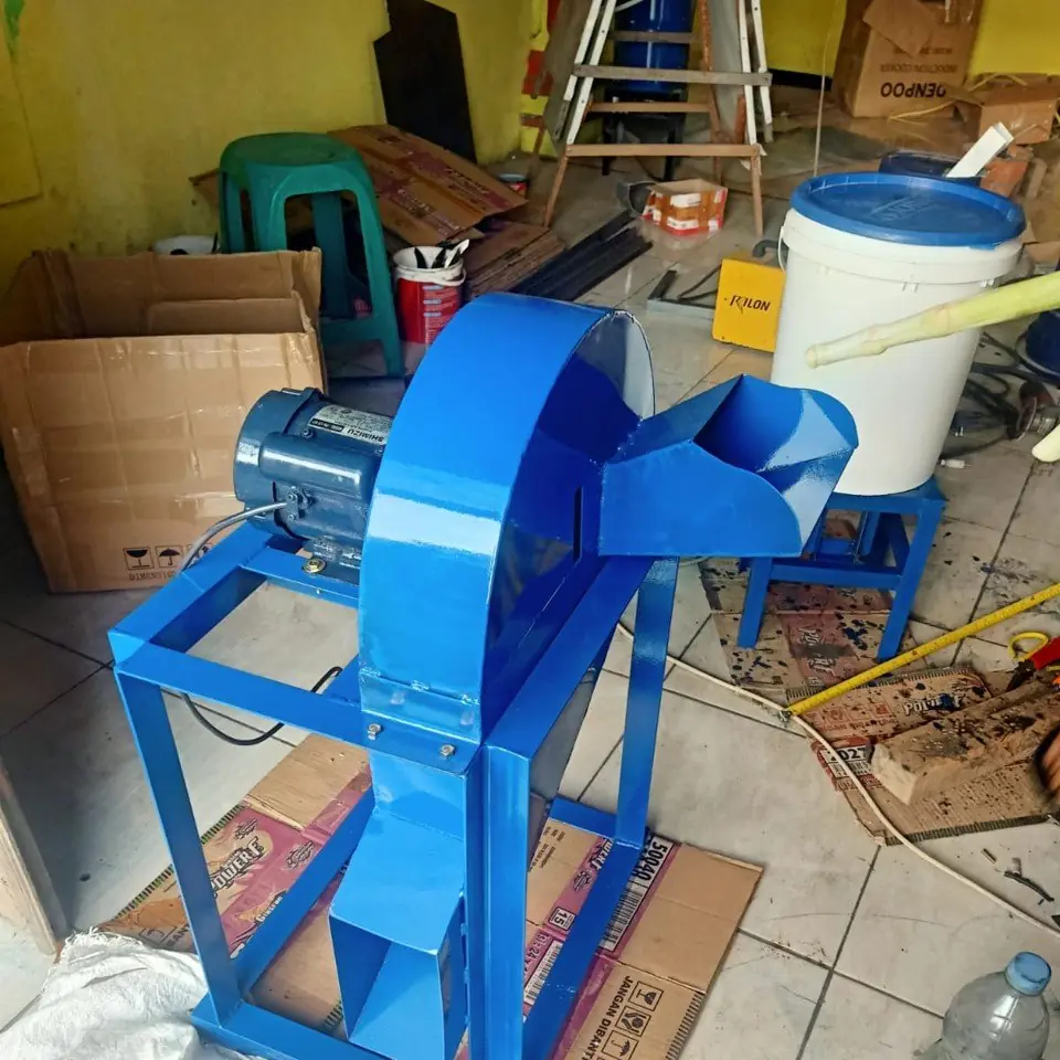 Mesin Cacah Pakan Ternak Serbaguna Hemat Waktu dan Tenaga