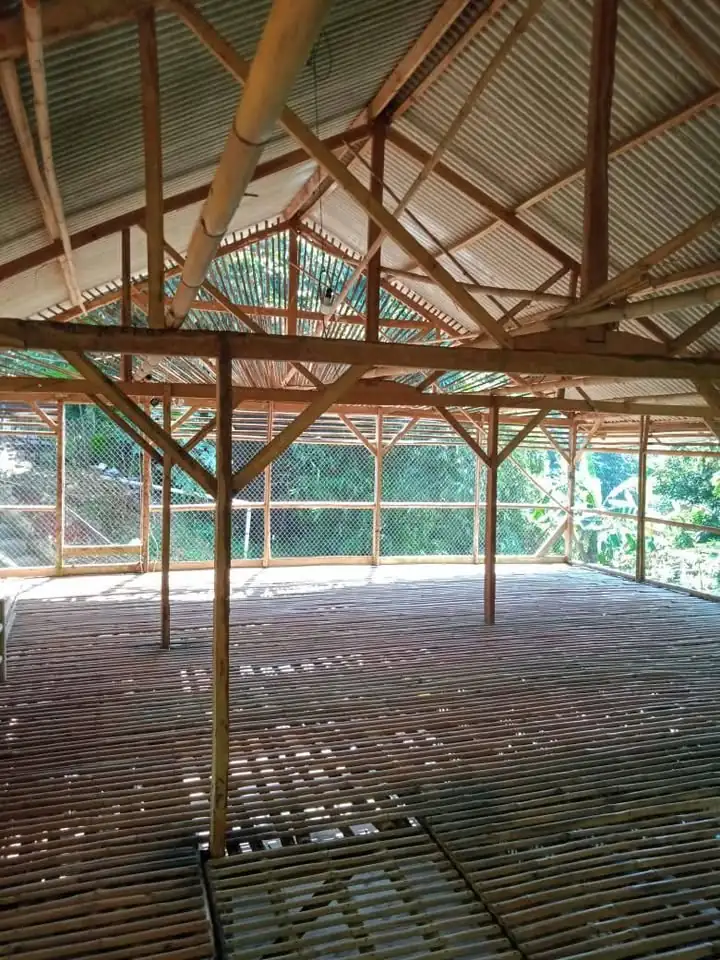 Lahan beserta kandang ayam
