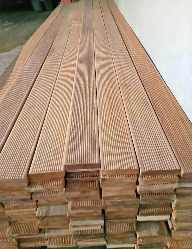 Kayu Decking Bengkirai Kalimantan, tahan cuaca anti rayap