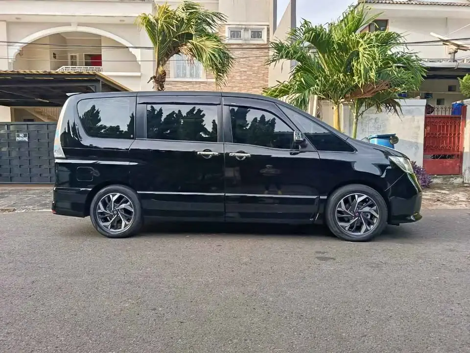 Nissan Serena HWS Tahun 2013 – 2014 Istimewa