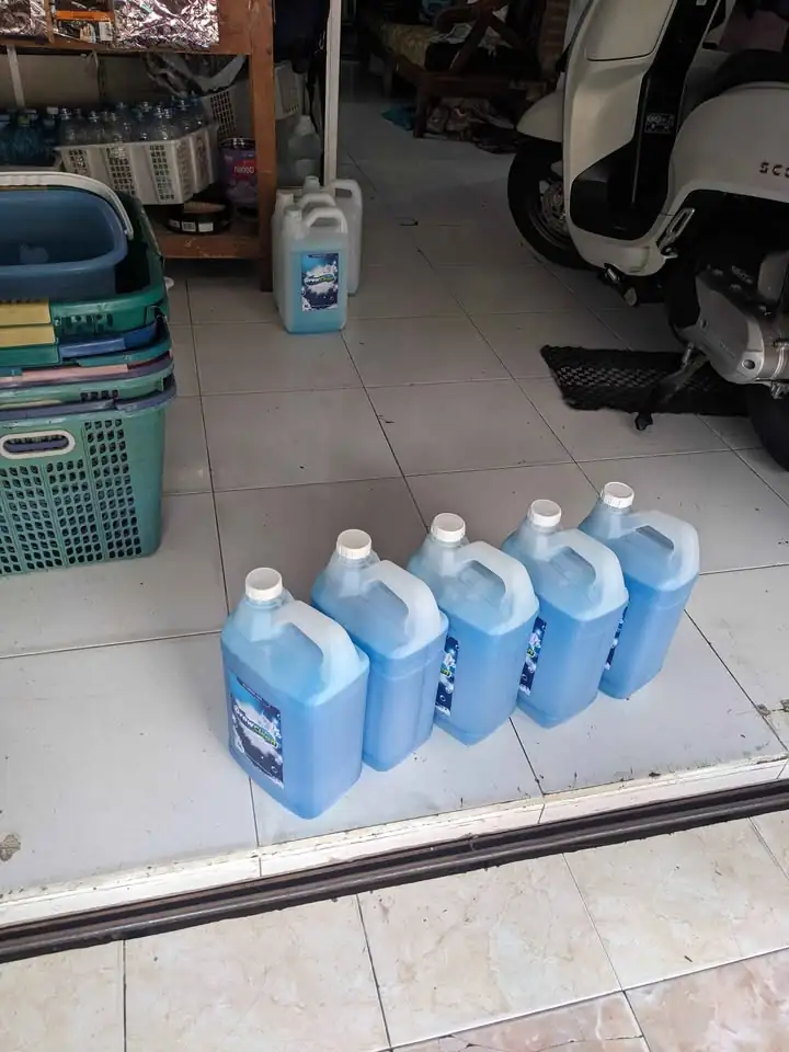 Detergent liquid buat usaha laundry Langsung dr produksi murah berkeal
