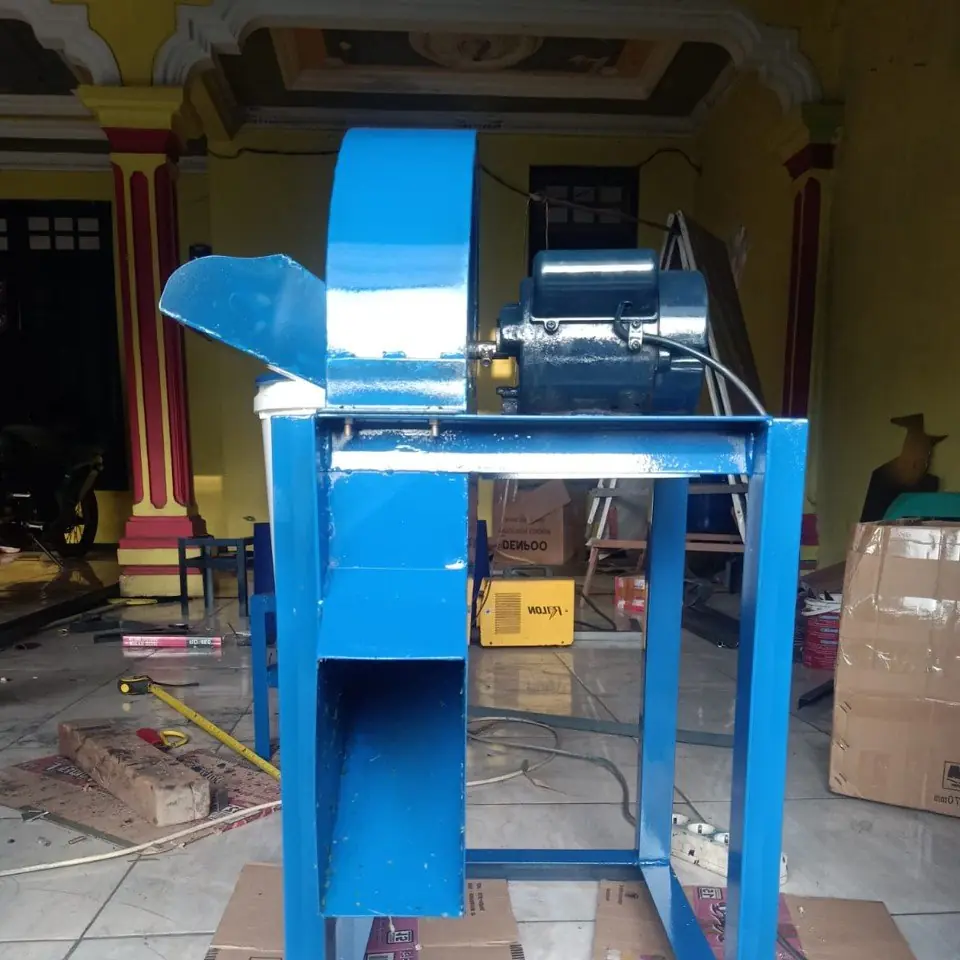 Mesin Cacah Pakan Ternak Serbaguna Hemat Waktu dan Tenaga