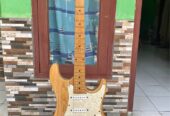 Gitar stratocaster Kondisi bagus normal