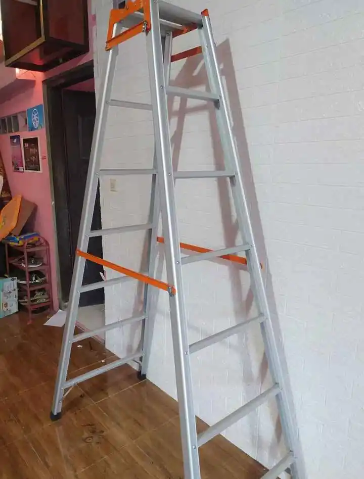 Tangga Aluminium Lipat 2 Meter