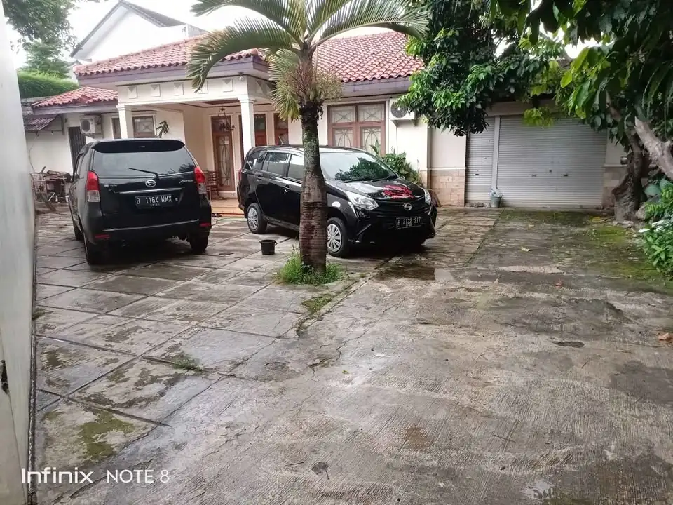 3 KT 2 KM – Rumah + 4 Ruko