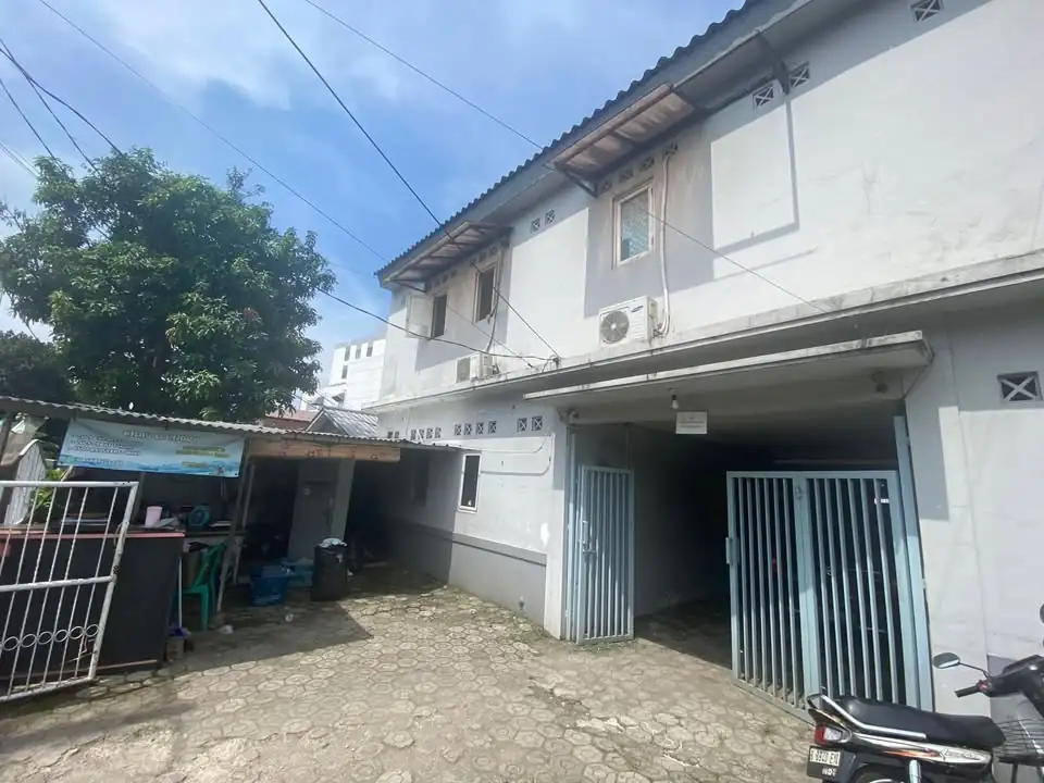 18 KT 14 Kamar mandi Rumah