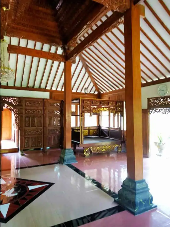 3 KT 2 KM – Dijual Rumah JOGLO Rp6,2 M