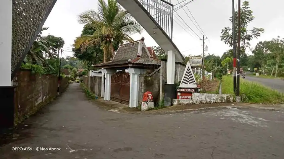 3 KT 2 KM – Dijual Rumah JOGLO Rp6,2 M