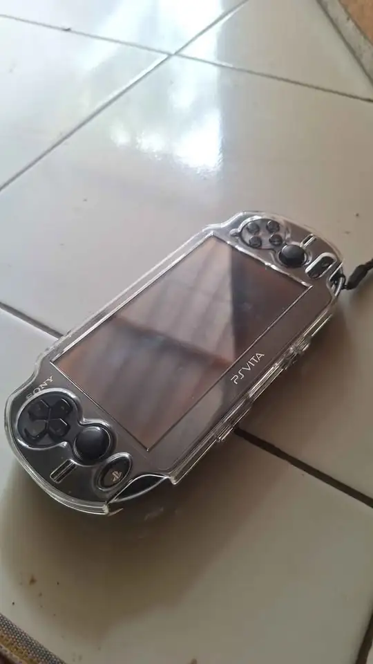 PSvita 32gb , baterai masih kuat banget