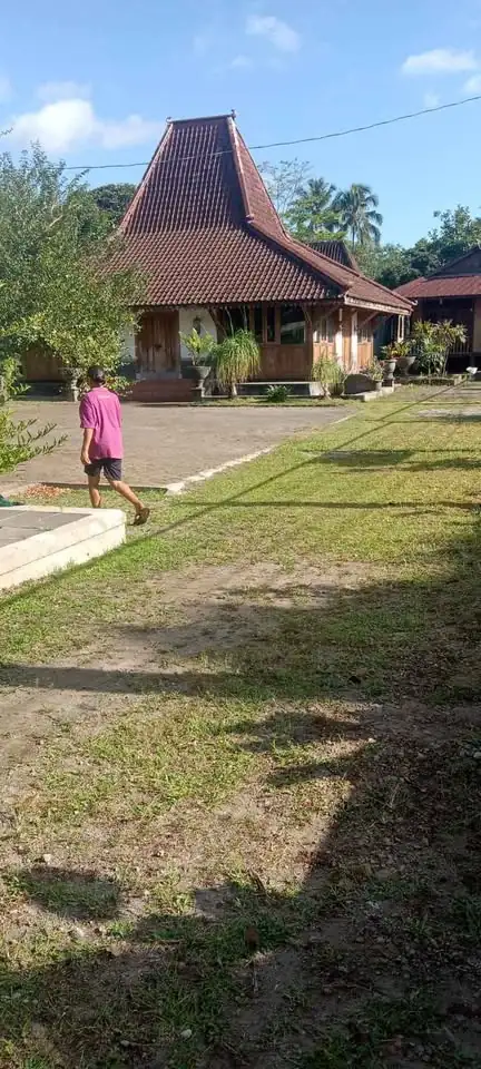3 KT 2 KM – Dijual Rumah JOGLO Rp6,2 M