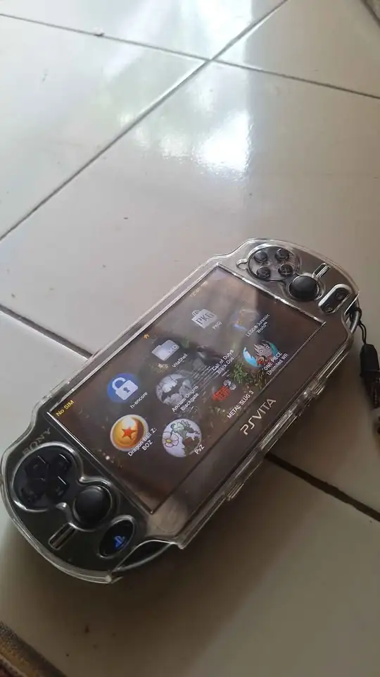 PSvita 32gb , baterai masih kuat banget