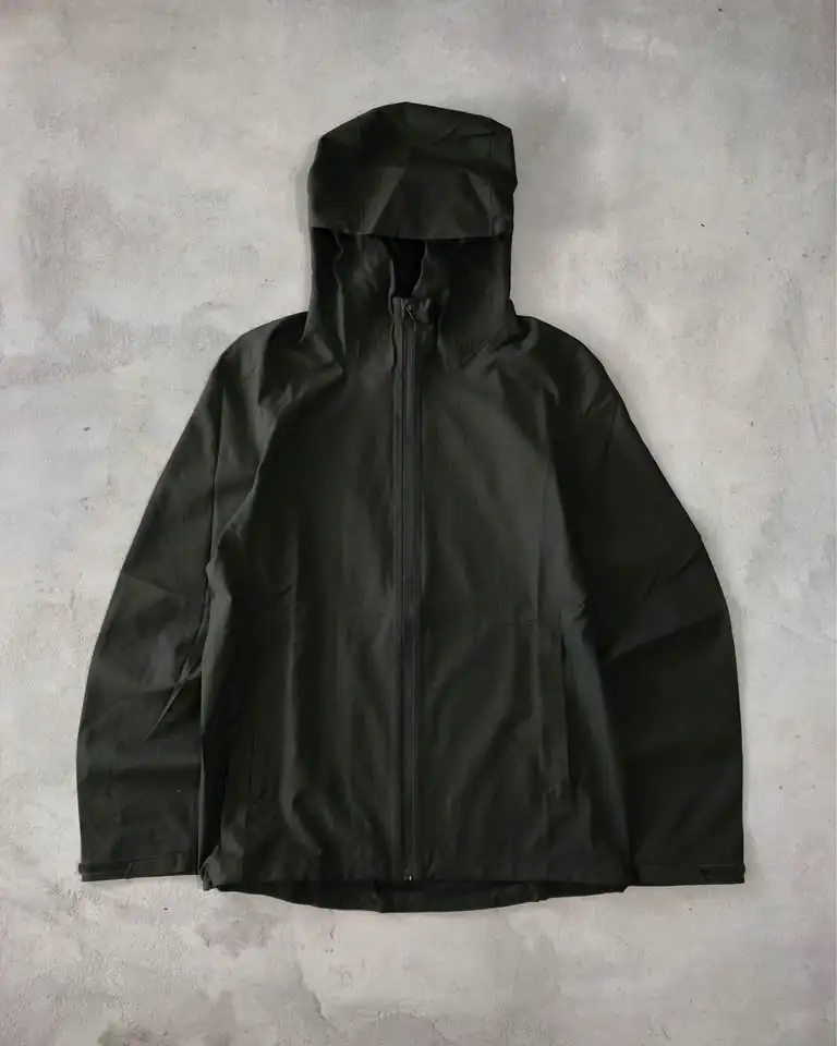 Jaket Uniqlo blocktech olive size M