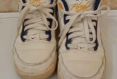 Dijual Sepatu Anak sudah tidak mau pakai