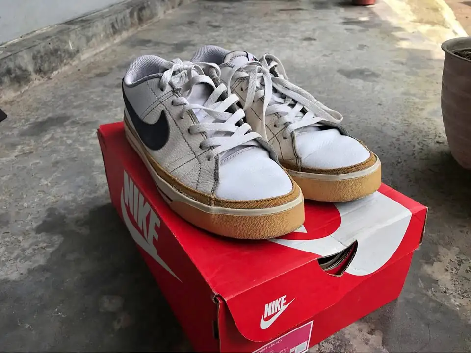 Sepatu Casual Nike Court Legacy