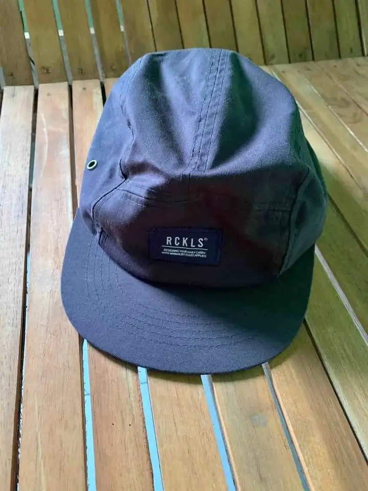 Topi panel kondisi like new