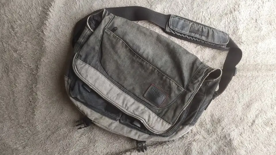 RARE ITEM Tas Selempang RIPCURL Original VINTAGE –Denim Satchel (BSBQA