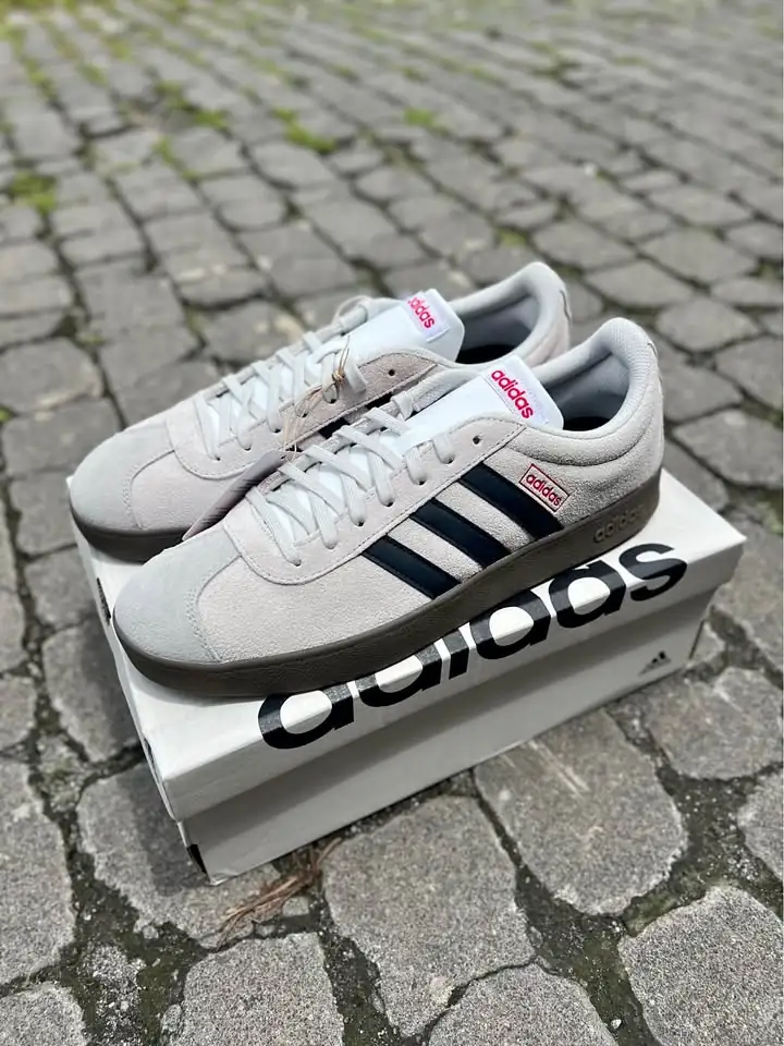 Sepatu Adidas VL Court 2.0