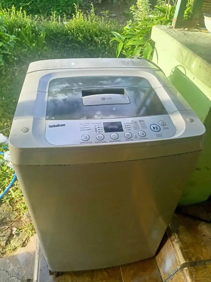 Mesin cuci LG