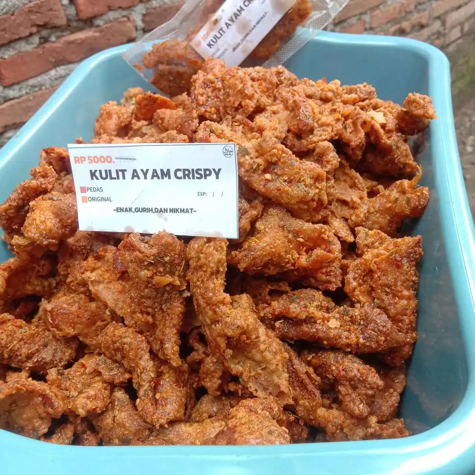 Kulit Ayam Crispy Pedas Daun jeruk