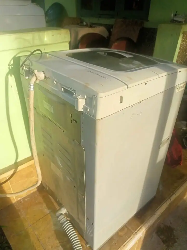 Mesin cuci LG