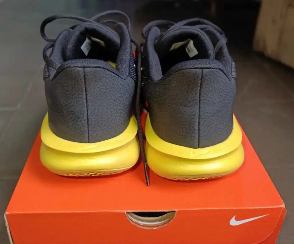 Dijual sepatu basket NIKE