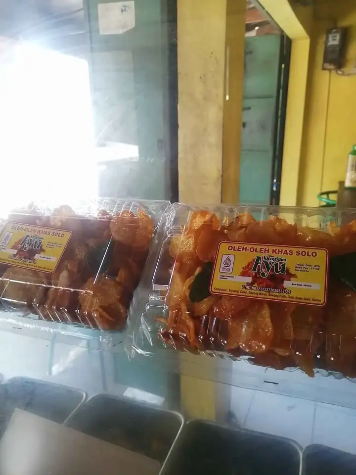 Makanan Klengkam kentang asam manis pedas
