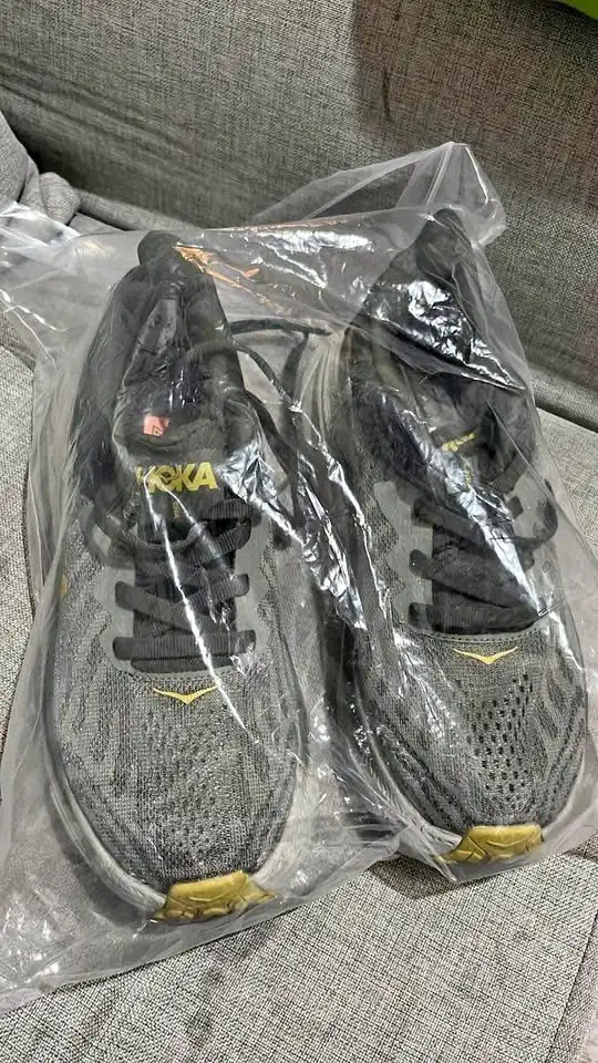 Sepatu hoka original size 38