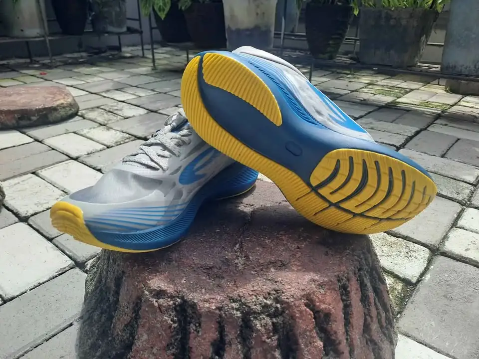 Sepatu running 910 haze vision 1.0 abu md/biru/kuning