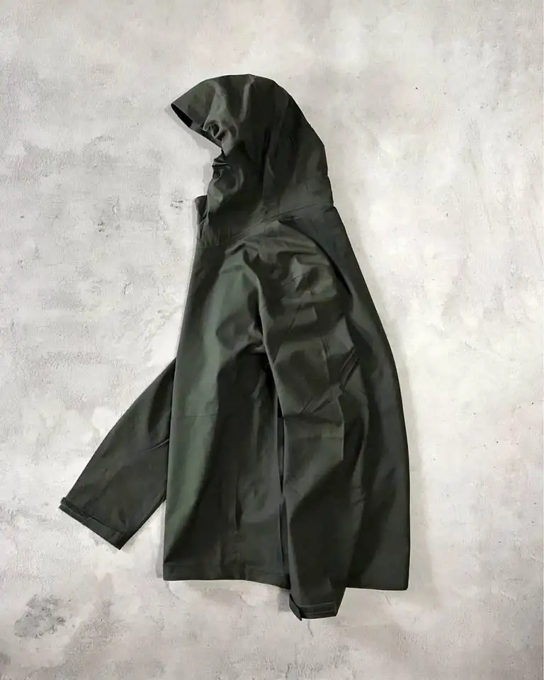 Jaket Uniqlo blocktech olive size M