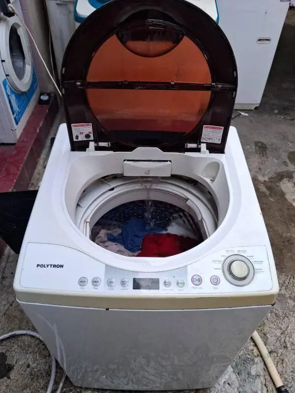 Mesin cuci merek Polytron