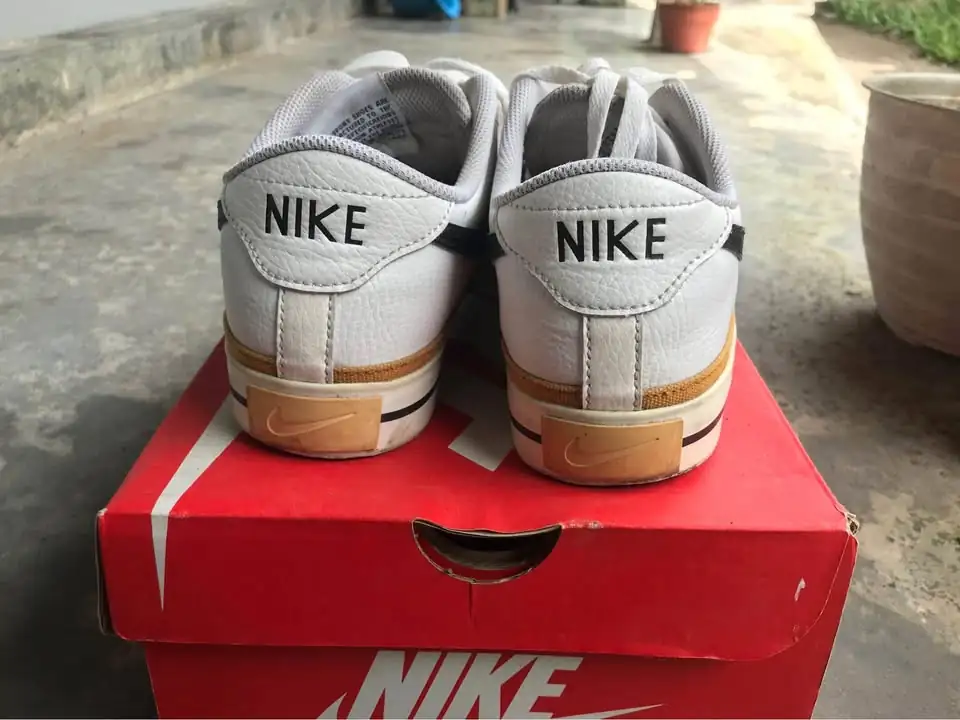 Sepatu Casual Nike Court Legacy