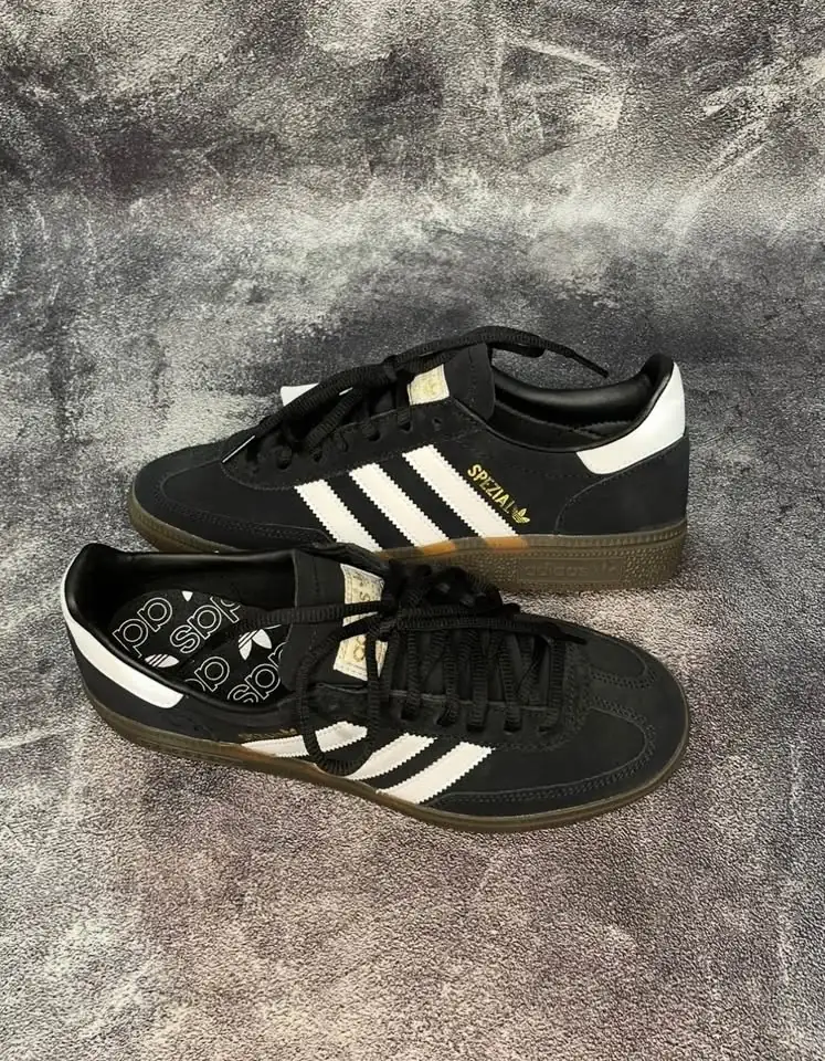 Sepatu adidas Bemuda Cloud White