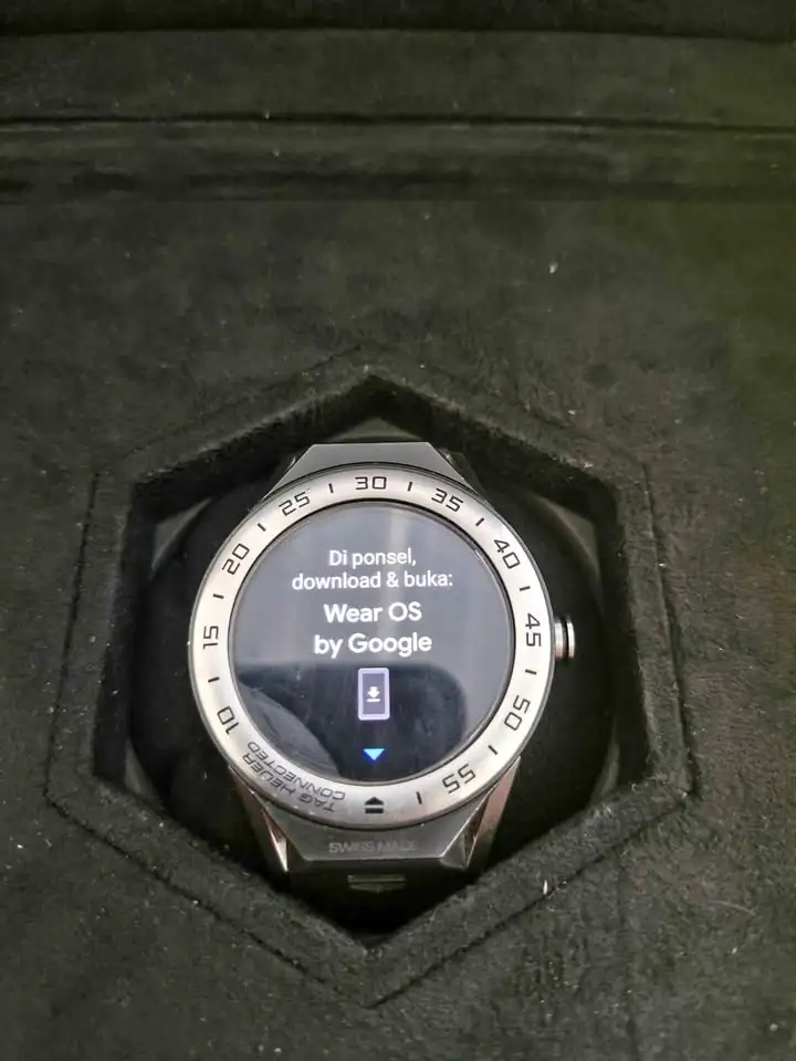 Jam tangan Tag Heuer connected Modular