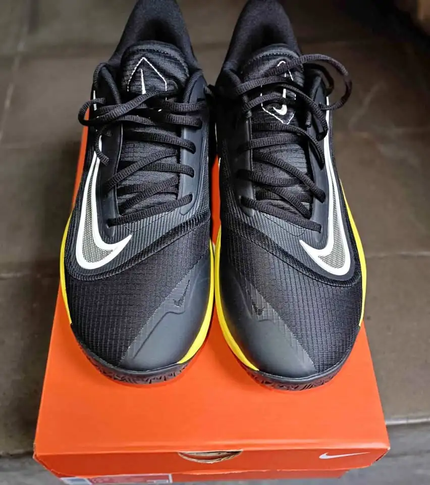 Dijual sepatu basket NIKE